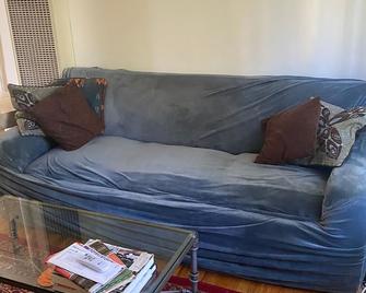 Beautiful apartment close to Cedars! Beverly Hills - Beverly Hills - Living room