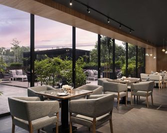 Novotel Chandigarh Tribune Chowk - Chandigarh - Restaurant