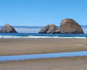 Ocean Cove - Tillamook - Beach