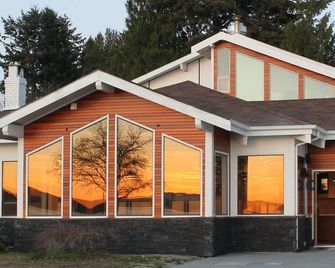 Bella Beach Inn - Sechelt - Gebäude