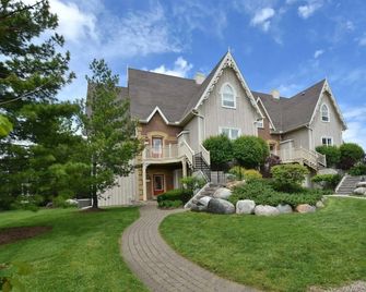The Lodges At Blue Mountain - Historic Snowbridge Condos - The Blue Mountains - Будівля