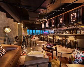 Moxy Shanghai Xuhui - Shanghai - Bar