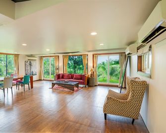 Forest Hills At Tala - Murud - Living room