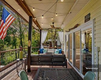 Lakefront Cottage-Rough River Lake-Cozy Romantic Getaway! - Falls of Rough - Balcón