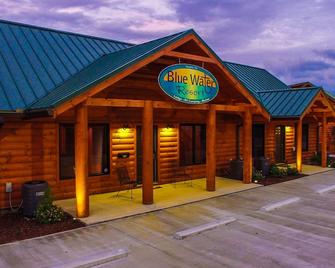 Blue Water Resort - Dayton - Building
