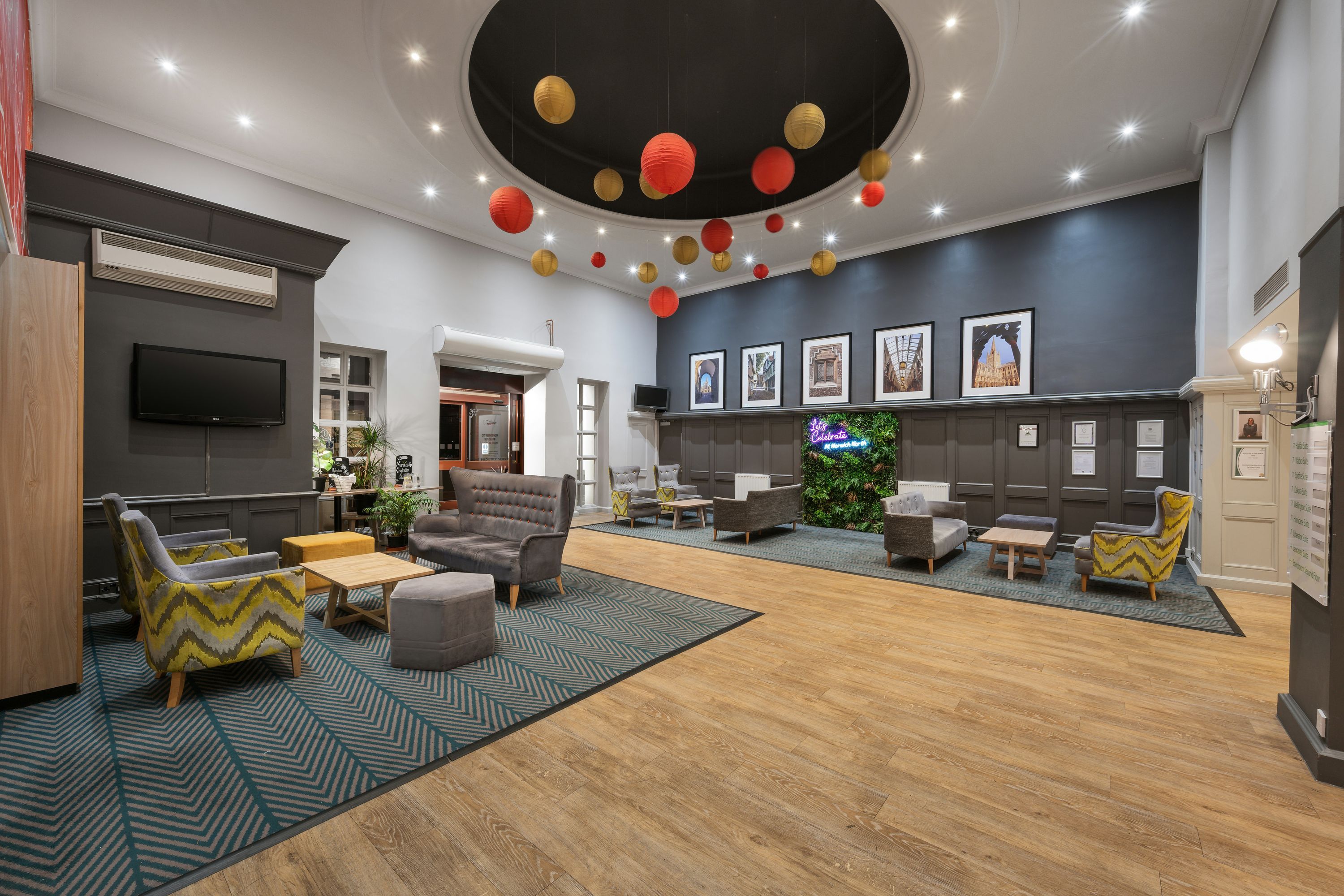 Holiday Inn Norwich - North By IHG - נורוויץ' - לובי