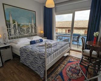 Urkmez Hotel - Selçuk - Yatak Odası