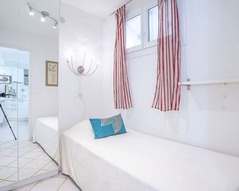 Apartment Le Cheverny by Interhome - 戛納 - 臥室
