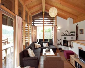 Chalet in Königsleiten near Ski Lift - Wald Im Pinzgau - Huiskamer