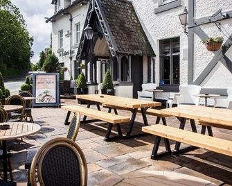De Trafford Hotel - Alderley Edge - Patio