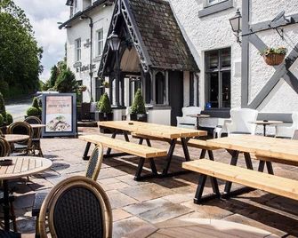 De Trafford Hotel by Greene King Inns - Alderley Edge - Patio