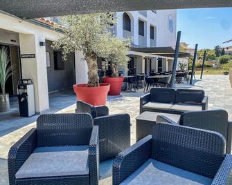 Maria Stella - L'Île-Rousse - Patio