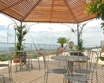 Hotel Le Pinede Relax - Pozzuoli - Balkon