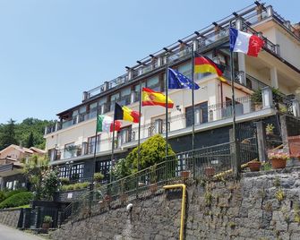 Hotel Primavera Dell'Etna - Zafferana Etnea - Building