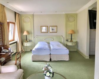 Central-Hotel Kaiserhof - Hannover - Bedroom