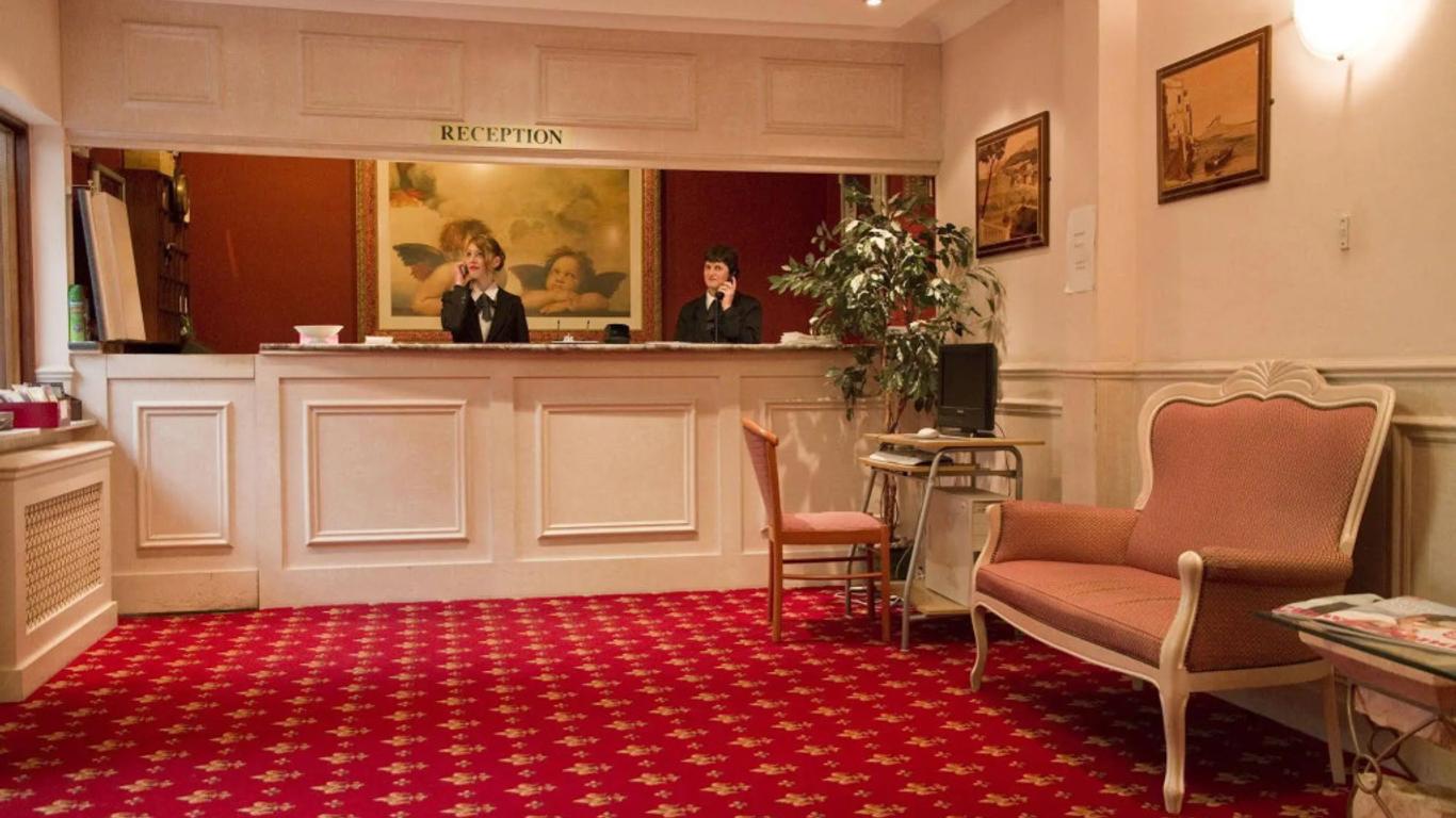 Sorrento Hotel & Restaurant
