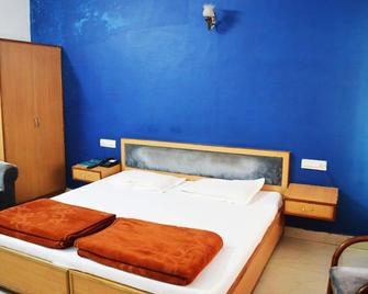Hotel City Hub By Geostays - Jalandhar - Habitación