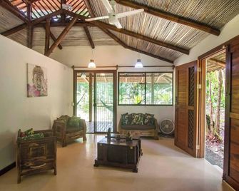 Cozy 2br House - Near Manzanillo Beach - Manzanillo - Living room