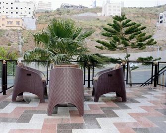 Ferbion Hotel Abha - Abha - Balcone