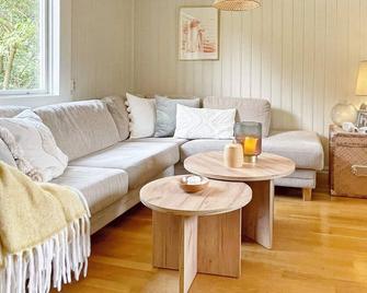 Holiday home Edsbruk IV - Edsbruk - Sala de estar