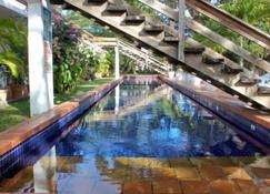 Summerland Suites - Crown Point - Pool