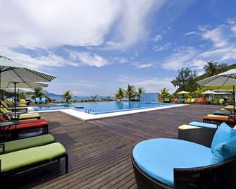 Sari Pacifica Resort & Spa Sibu Island - Pulau Sibu Tengah - Pool