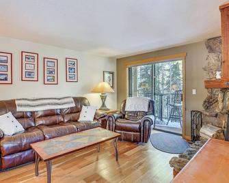 Colorado Condo about 2 Mi to Winter Park Resort! - Winter Park - Living room