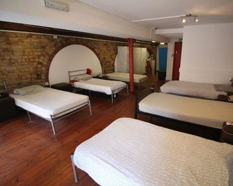 Harbourside Hostel Bristol - بريستول - غرفة نوم