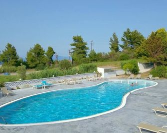 Haris Hotel By Diomedes Group - Chaniotis - Zwembad