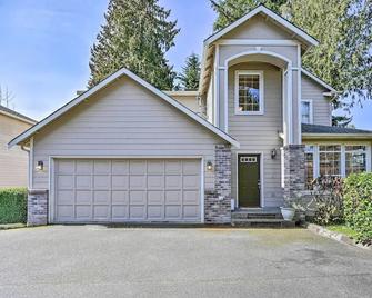 Welcoming Edmonds Vacation Rental with Fireplace! - Edmonds - Building