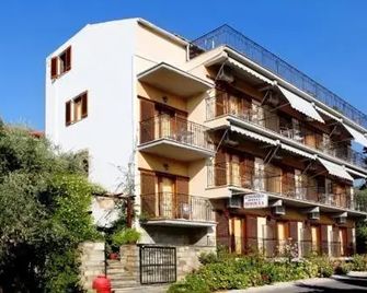 Hotel Dimoula - Kala Nera - Edificio