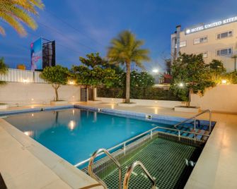 Hotel United Kites - Hassan - Pool