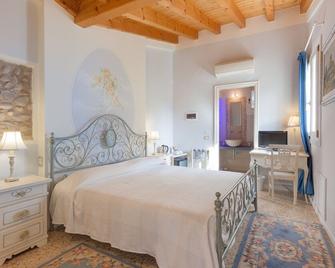 Talamo Rooms - San Martino Buon Albergo - Ložnice