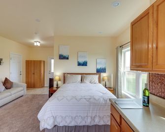 Geneva Studio, 3 Miles to Seneca Lake! - Geneva - Bedroom