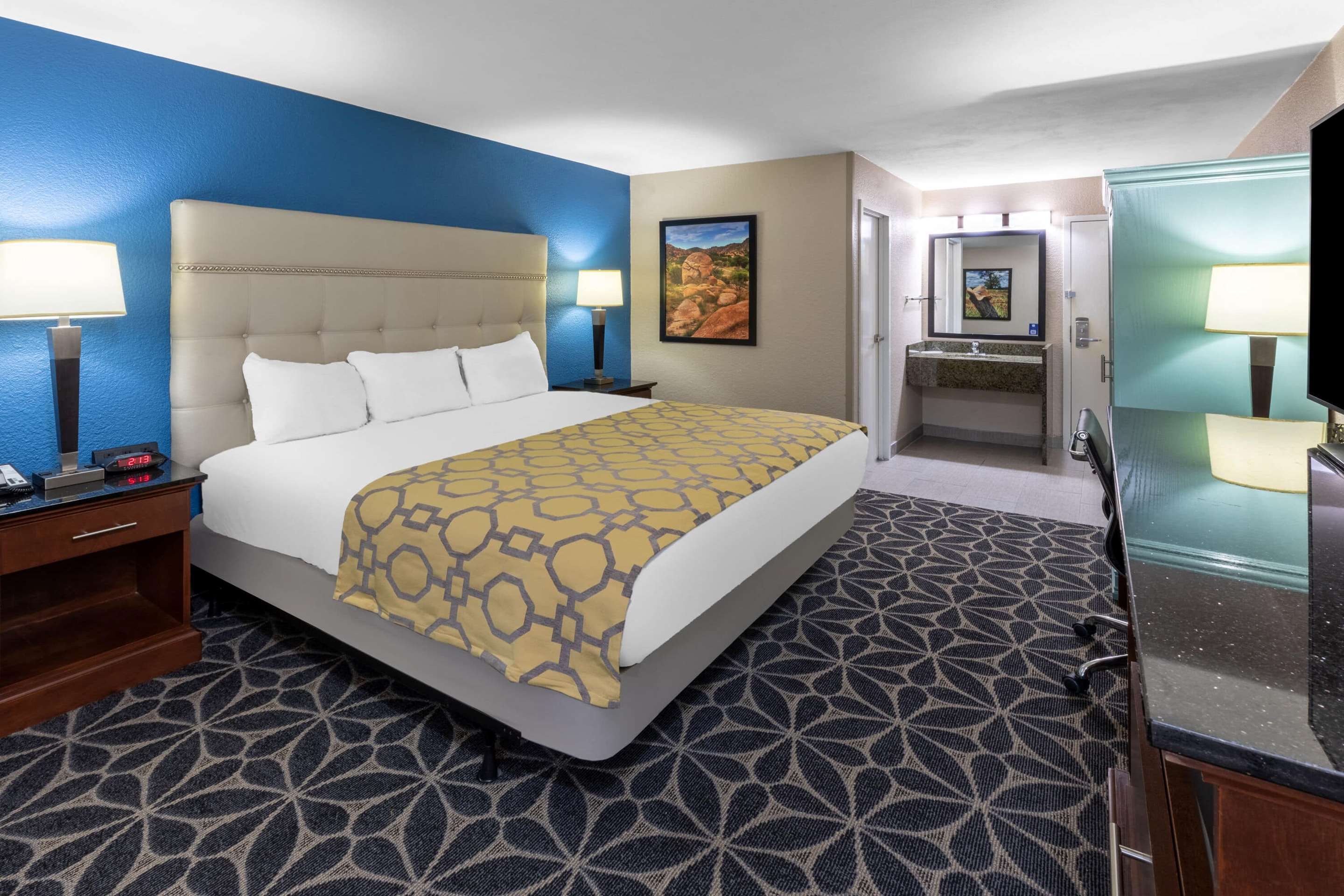 Baymont by Wyndham McAllen/Pharr - מק'אלן - חדר שינה