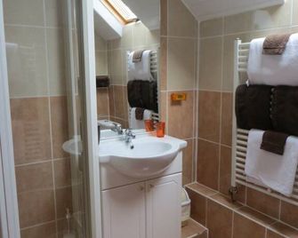 La Ferme de l'isle et sa Roulotte - Avaray - Baño