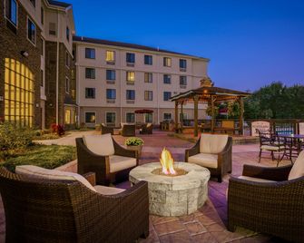 Staybridge Suites Wilmington-Newark By IHG - Newark - Patio