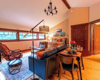 Discovery Ridge Studio-A Peaceful Country Getaway - Port Townsend - Sala de estar