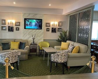 Falcon Hotel - Carmarthen - Salónek