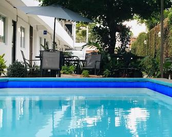 Suites Bremen - Tapachula - Pool