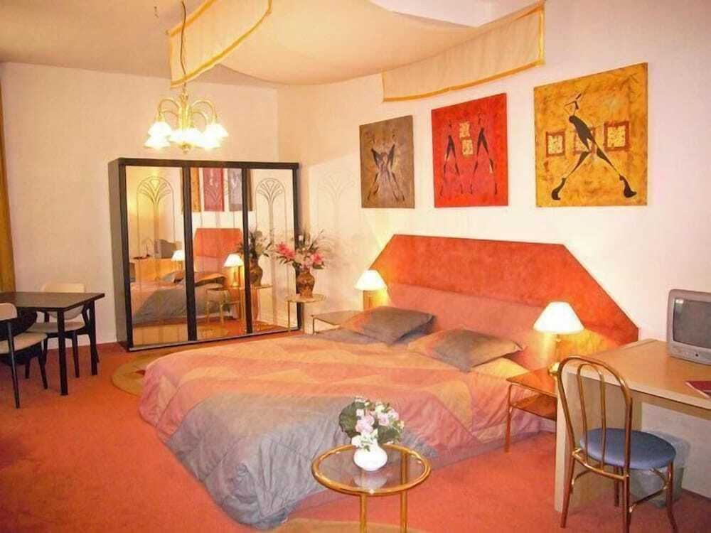 Central Galerie Hotel Am Beethovenhaus - בון - חדר שינה