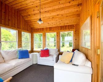 Superior Dreams - Stunning Lake Superior Bay Front Property - Grand Marais - Sala de estar