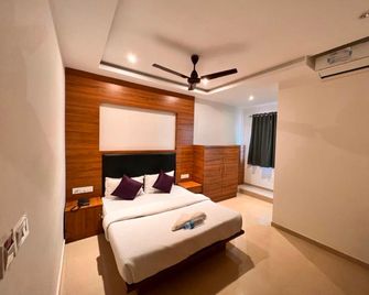 Hotel Mangalore Inn - Mangalore - Bedroom