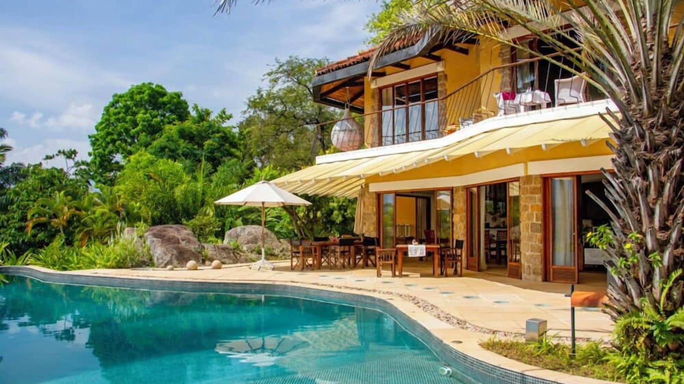 Bougainvillea Retreat