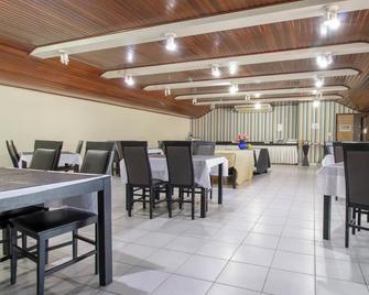 أو واي أو نيو أونابوليس هوتل، جارديم ساو لويس - إمبيراتريز - مطعم