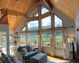 Ohop Lake Escape - Eatonville - Sala de estar