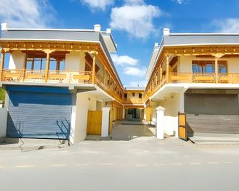 Hotel Dimbir Regency - Leh - Lobi