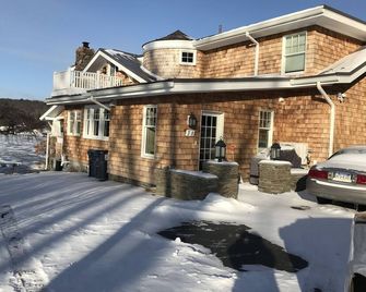 BullFrog cottage, Harveys Lake, PA - Spectacular lakefront presence and view! - Harveys Lake - Building