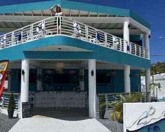 Aqua Marina Beach Club - Rincon - Building