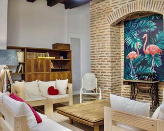 Quartier Leon Hostel Jabalquinto - לאון - סלון